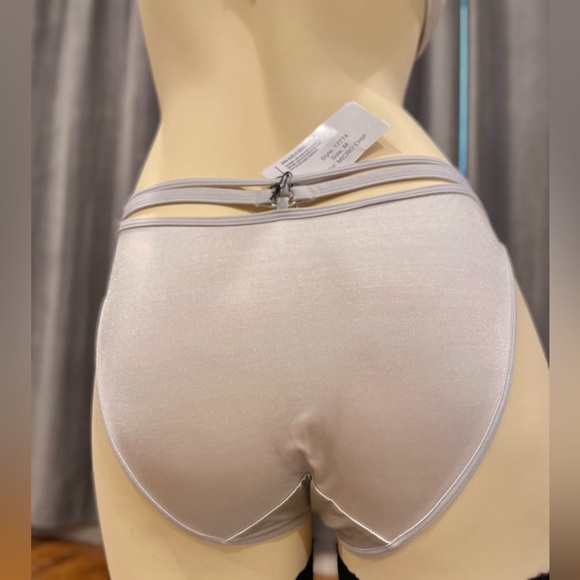 Marlies Dekkers bra 34B (75B) silver bra and panty set discounted - Picture 4 of 12